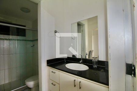 Banheiro de apartamento para alugar com 1 quarto, 50m² em Pituba, Salvador