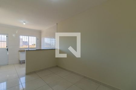 Sala de casa para alugar com 2 quartos, 70m² em Jardim Santa Barbara, Guarulhos