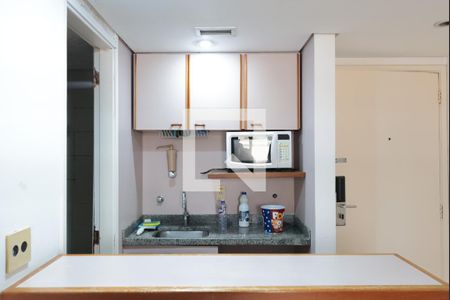 Cozinha de kitnet/studio à venda com 1 quarto, 24m² em Indianópolis, São Paulo