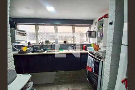 Apartamento à venda com 200m², 3 quartos e 2 vagasCozinha