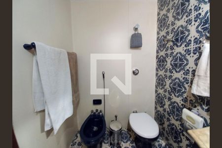 Apartamento à venda com 200m², 3 quartos e 2 vagasQuarto 3 - Banheiro 