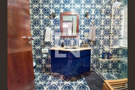 Apartamento à venda com 200m², 3 quartos e 2 vagasQuarto 3 - Banheiro 