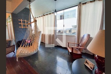 Apartamento à venda com 200m², 3 quartos e 2 vagasSala