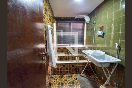 Apartamento à venda com 200m², 3 quartos e 2 vagasBanheiro 1