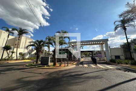 Apartamento para alugar com 42m², 2 quartos e 1 vaga Apartamento para alugar com 42m², 2 quartos e 1 vagaFachada