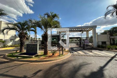 Apartamento para alugar com 42m², 2 quartos e 1 vaga Apartamento para alugar com 42m², 2 quartos e 1 vagaFachada