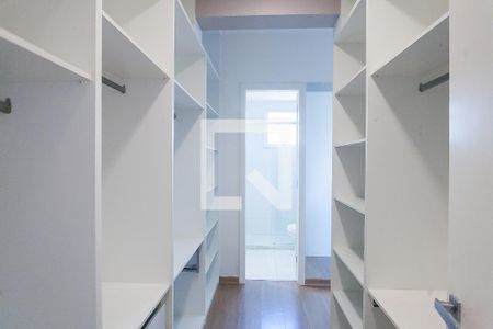 Apartamento à venda com 136m², 3 quartos e 3 vagas Apartamento à venda com 136m², 3 quartos e 3 vagasCloset da suíte master
