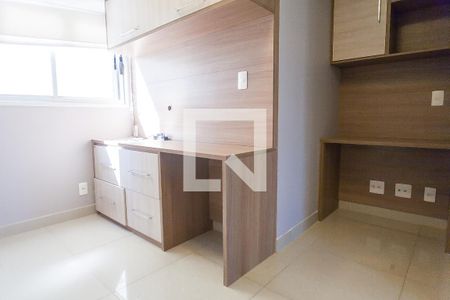 Apartamento à venda com 136m², 3 quartos e 3 vagas Apartamento à venda com 136m², 3 quartos e 3 vagasEscritório
