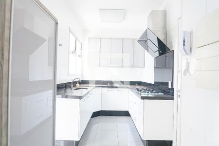 Apartamento à venda com 136m², 3 quartos e 3 vagas Apartamento à venda com 136m², 3 quartos e 3 vagasCozinha