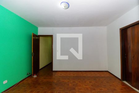 Sala de casa para alugar com 2 quartos, 80m² em Jardim Caguassu, São Paulo