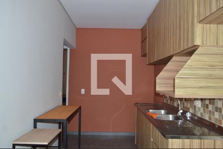 Apartamento à venda com 70m², 1 quarto e sem vagaCozinha e Área de Serviço