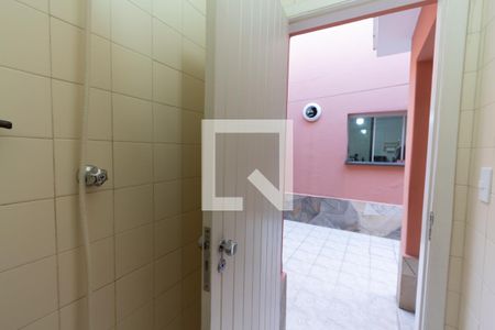Casa à venda com 150m², 3 quartos e 2 vagasBanheiro externo