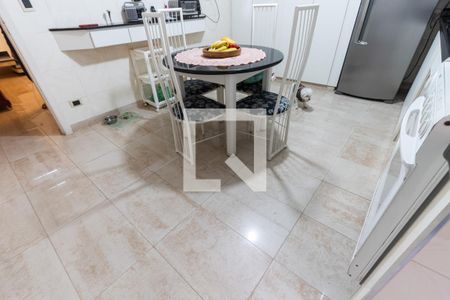 Casa à venda com 150m², 3 quartos e 2 vagasCozinha