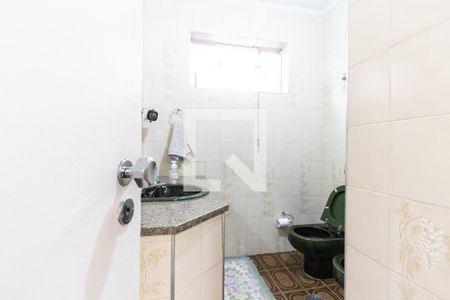 Casa à venda com 150m², 3 quartos e 2 vagasBanheiro 