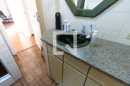 Casa à venda com 150m², 3 quartos e 2 vagasBanheiro 