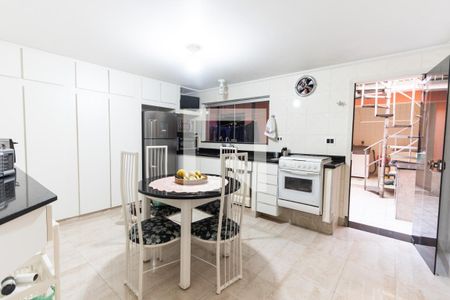 Casa à venda com 150m², 3 quartos e 2 vagasCozinha