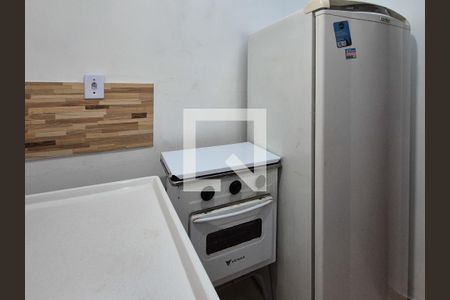Cozinha de kitnet/studio para alugar com 1 quarto, 24m² em Vargem Pequena, Rio de Janeiro