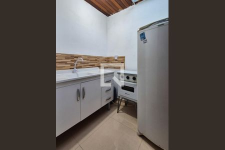 Cozinha de kitnet/studio para alugar com 1 quarto, 24m² em Vargem Pequena, Rio de Janeiro