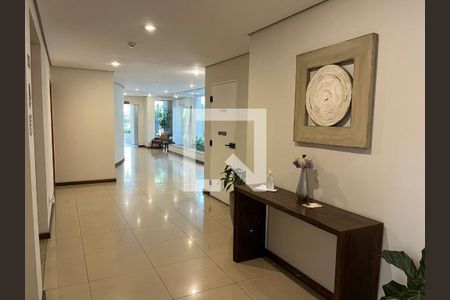 Apartamento à venda com 68m², 2 quartos e 2 vagas Apartamento à venda com 68m², 2 quartos e 2 vagasHall de entrada