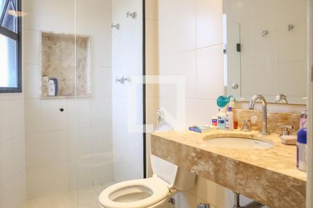 Apartamento à venda com 68m², 2 quartos e 2 vagas Apartamento à venda com 68m², 2 quartos e 2 vagasBanheiro da Suíte 1