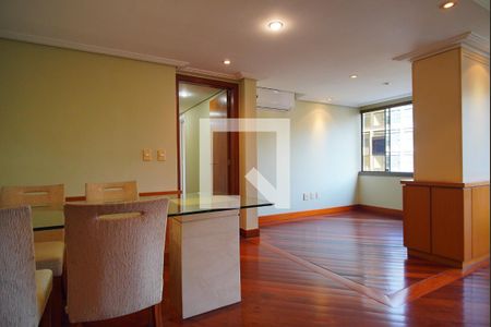 Sala de apartamento à venda com 3 quartos, 115m² em Independência, Porto Alegre