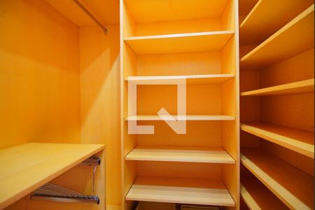 Closet  de apartamento à venda com 3 quartos, 115m² em Independência, Porto Alegre