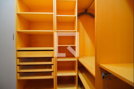 Closet  de apartamento à venda com 3 quartos, 115m² em Independência, Porto Alegre