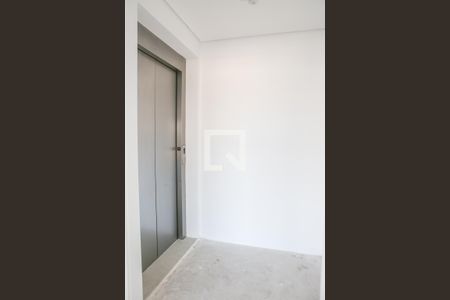 Hall Elevador de apartamento à venda com 3 quartos, 167m² em Vila Romana, São Paulo