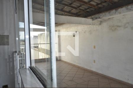 Casa à venda com 120m², 5 quartos e 4 vagasÁrea comum