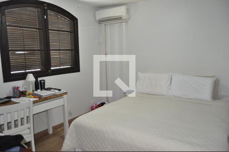 Casa à venda com 120m², 5 quartos e 4 vagasQuarto 4