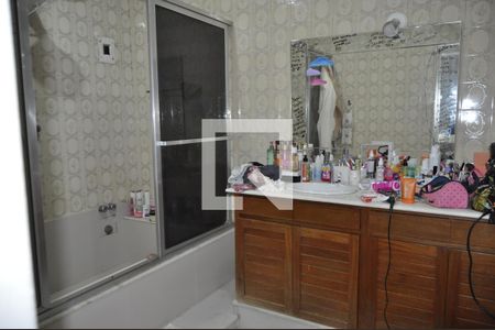 Casa à venda com 120m², 5 quartos e 4 vagasBanheiro