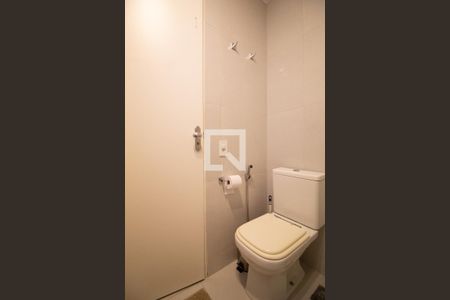 Banheiro social de apartamento à venda com 1 quarto, 25m² em Leblon, Rio de Janeiro