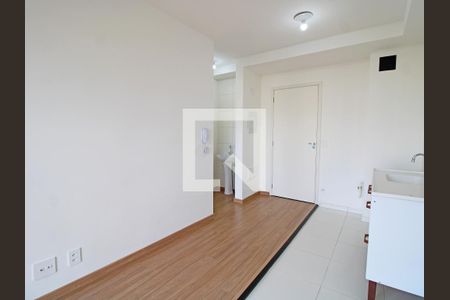 Sala/Cozinha de apartamento para alugar com 1 quarto, 28m² em Vila Mazzei, São Paulo