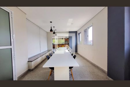 Apartamento para alugar com 49m², 2 quartos e 1 vaga Apartamento para alugar com 49m², 2 quartos e 1 vagaÁrea comum - Salão de festas