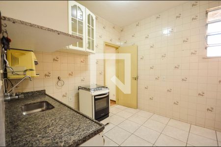 Casa à venda com 290m², 4 quartos e 3 vagas Casa à venda com 290m², 4 quartos e 3 vagasCozinha 2