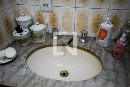 Casa à venda com 290m², 4 quartos e 3 vagas Casa à venda com 290m², 4 quartos e 3 vagasBanheiro 2