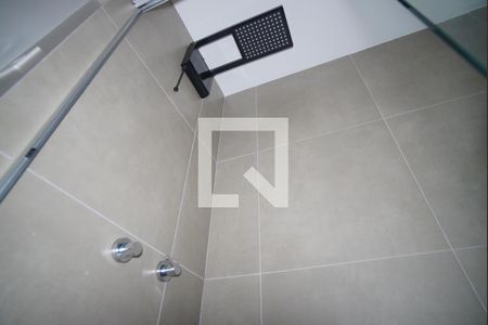 Banheiro Corredor de kitnet/studio para alugar com 1 quarto, 24m² em Auxiliadora, Porto Alegre