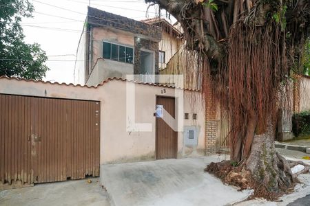 Casa para alugar com 78m², 2 quartos e 1 vagaFachada + plaquinha