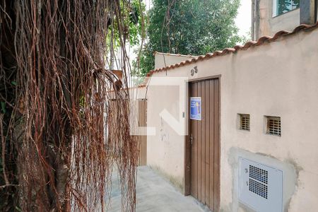 Casa para alugar com 78m², 2 quartos e 1 vagaFachada + plaquinha
