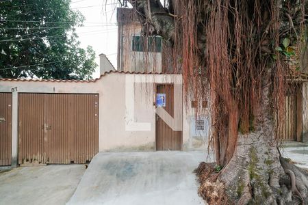 Casa para alugar com 78m², 2 quartos e 1 vagaFachada + plaquinha