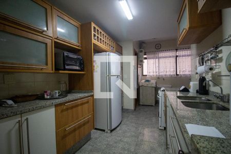 Apartamento à venda com 111m², 2 quartos e 1 vagaCozinha e Área de Serviço