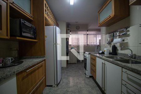 Apartamento à venda com 111m², 2 quartos e 1 vagaCozinha e Área de Serviço
