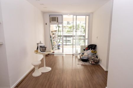 Sala de apartamento para alugar com 2 quartos, 74m² em Jacarepaguá, Rio de Janeiro