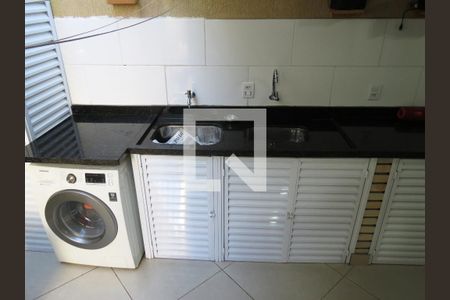 Casa à venda com 146m², 3 quartos e 4 vagasQuintal/Lavanderia