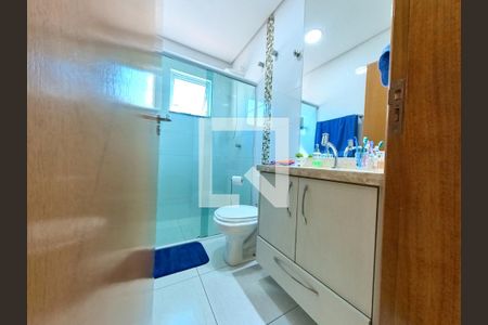 Casa à venda com 146m², 3 quartos e 4 vagasBanheiro Social