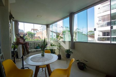 Apartamento à venda com 90m², 3 quartos e 2 vagas Apartamento à venda com 90m², 3 quartos e 2 vagasVaranda