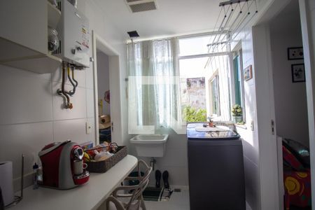 Apartamento à venda com 90m², 3 quartos e 2 vagas Apartamento à venda com 90m², 3 quartos e 2 vagasCozinha e Área de Serviço