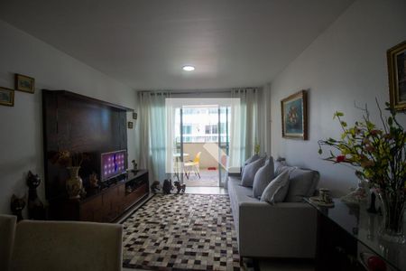 Apartamento à venda com 90m², 3 quartos e 2 vagas Apartamento à venda com 90m², 3 quartos e 2 vagasSala