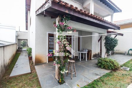 Casa de condomínio à venda com 275m², 4 quartos e 2 vagas Casa de condomínio à venda com 275m², 4 quartos e 2 vagasVaranda