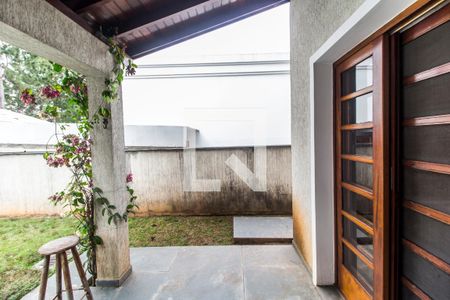 Casa de condomínio à venda com 275m², 4 quartos e 2 vagas Casa de condomínio à venda com 275m², 4 quartos e 2 vagasVaranda